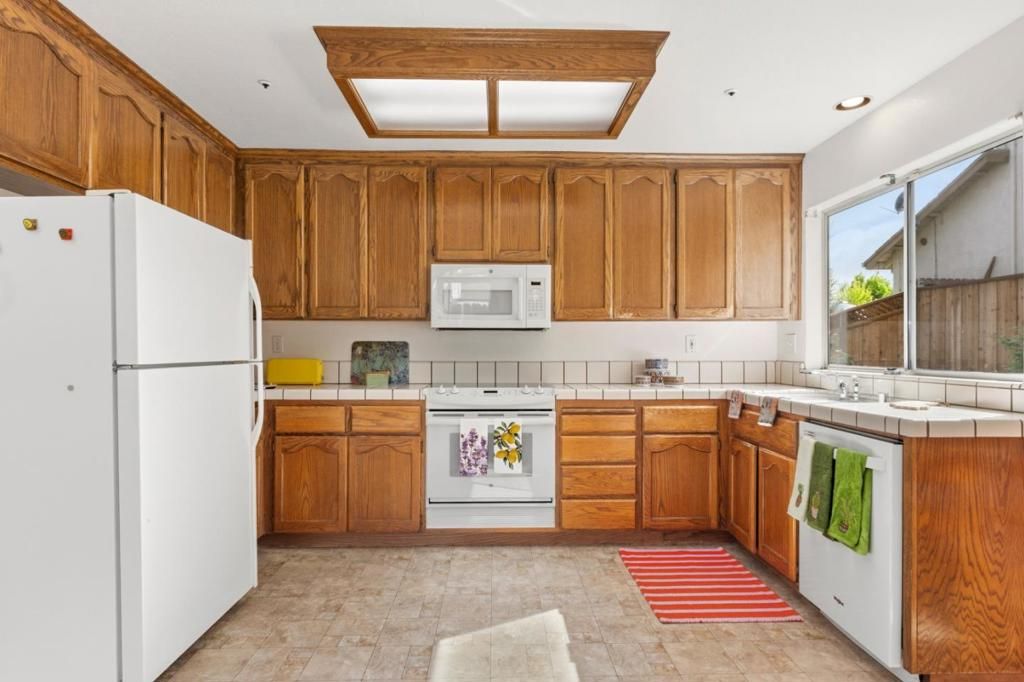 Image 9 of property listing at 789 Danbury Street, Salinas, CA 93906