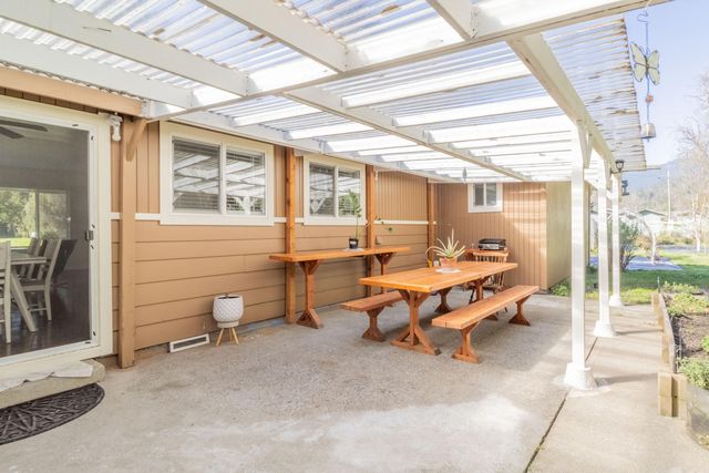 259 Laureldale Lane, Grants Pass, OR 97527