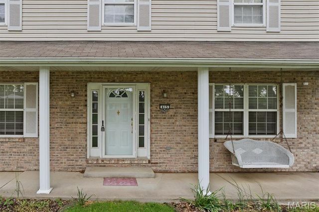 415 Hillcrest Drive, Lebanon, IL 62254