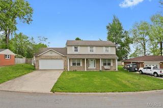415 Hillcrest Drive, Lebanon, IL 62254