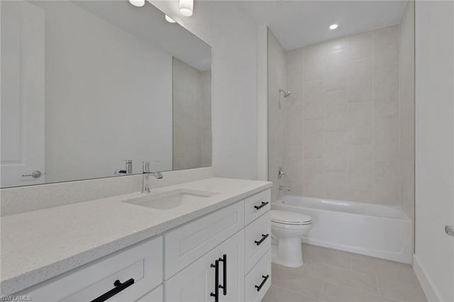1920 NE 42nd TER, Cape Coral, FL 33909