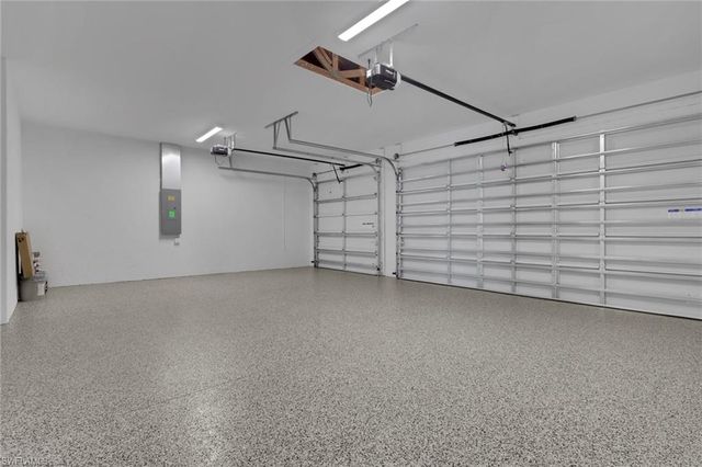 1920 NE 42nd TER, Cape Coral, FL 33909