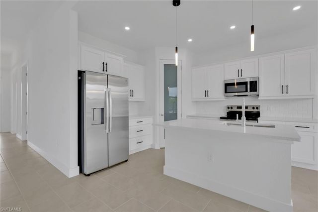 1920 NE 42nd TER, Cape Coral, FL 33909