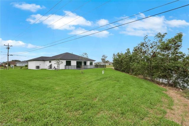 1920 NE 42nd TER, Cape Coral, FL 33909