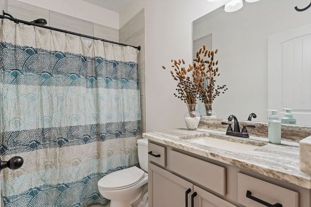 425 CAMBRIDGE CV, Oakland, TN 38060