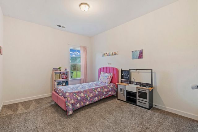 425 CAMBRIDGE CV, Oakland, TN 38060