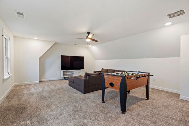 425 CAMBRIDGE CV, Oakland, TN 38060