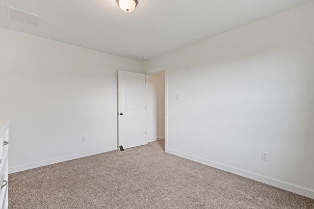 425 CAMBRIDGE CV, Oakland, TN 38060