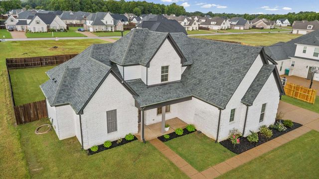 425 CAMBRIDGE CV, Oakland, TN 38060