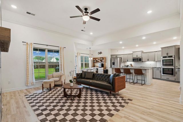 425 CAMBRIDGE CV, Oakland, TN 38060