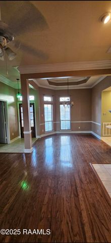 214 Pear Tree Circle, Broussard, LA 70518