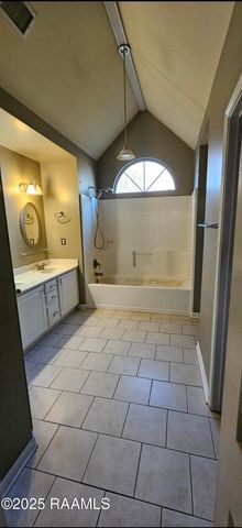 214 Pear Tree Circle, Broussard, LA 70518