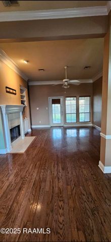 214 Pear Tree Circle, Broussard, LA 70518