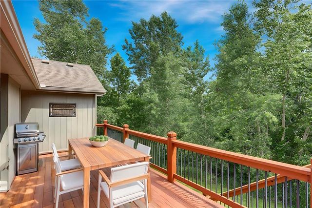 483 S 137th Place, Bonner Springs, KS 66012
