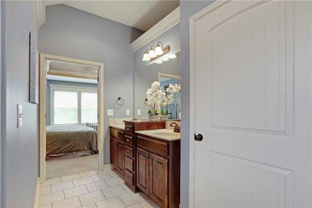 483 S 137th Place, Bonner Springs, KS 66012