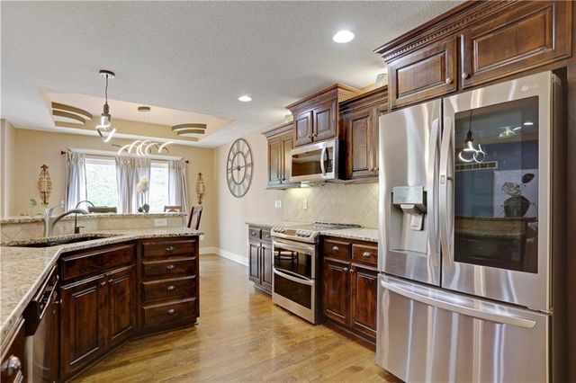 483 S 137th Place, Bonner Springs, KS 66012