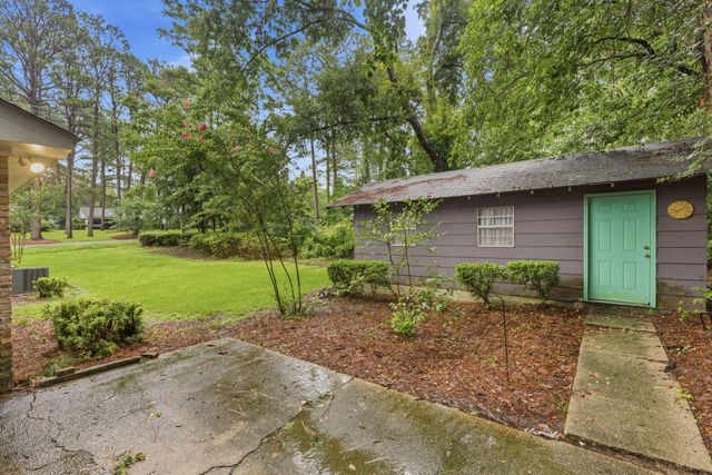 1900 Ridgeway Ln., Hattiesburg, MS 39401