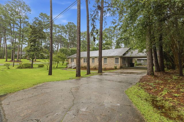 1900 Ridgeway Ln., Hattiesburg, MS 39401