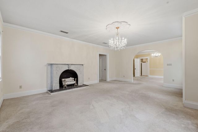 1900 Ridgeway Ln., Hattiesburg, MS 39401