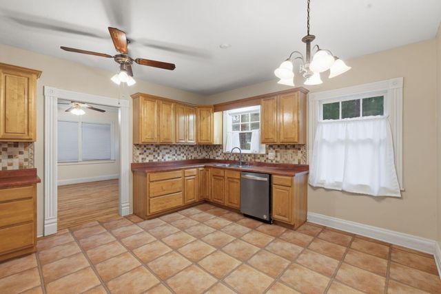 1900 Ridgeway Ln., Hattiesburg, MS 39401