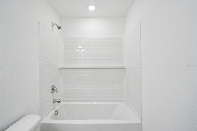 7582 DEER VALLEY CIRCLE, Tampa, FL 33635