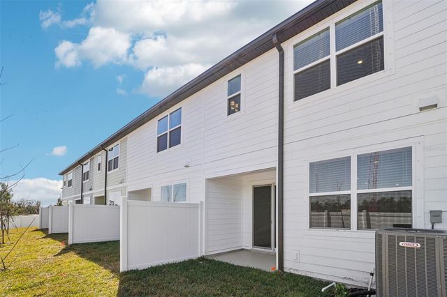 7582 DEER VALLEY CIRCLE, Tampa, FL 33635