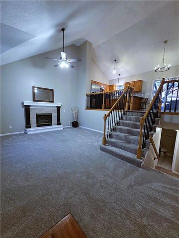 4000 SW Chatham Drive, Lee's Summit, MO 64082