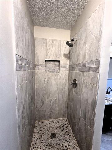 4000 SW Chatham Drive, Lee's Summit, MO 64082