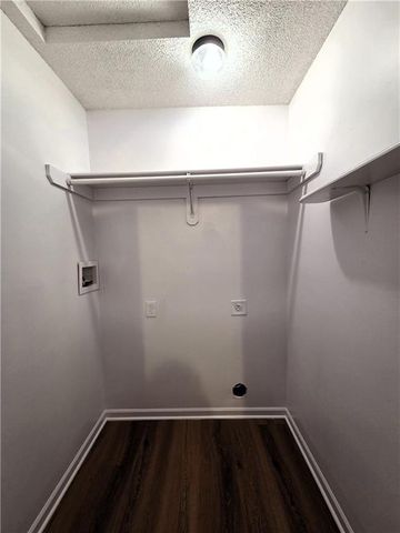 4000 SW Chatham Drive, Lee's Summit, MO 64082