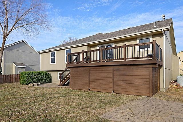 4000 SW Chatham Drive, Lee's Summit, MO 64082