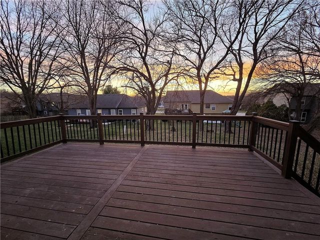 4000 SW Chatham Drive, Lee's Summit, MO 64082