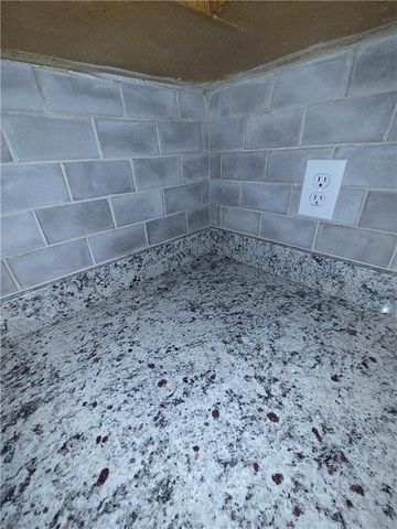 4000 SW Chatham Drive, Lee's Summit, MO 64082