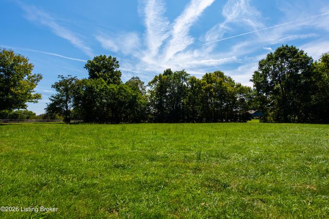 7400 Abbott Ln, Crestwood, KY 40014