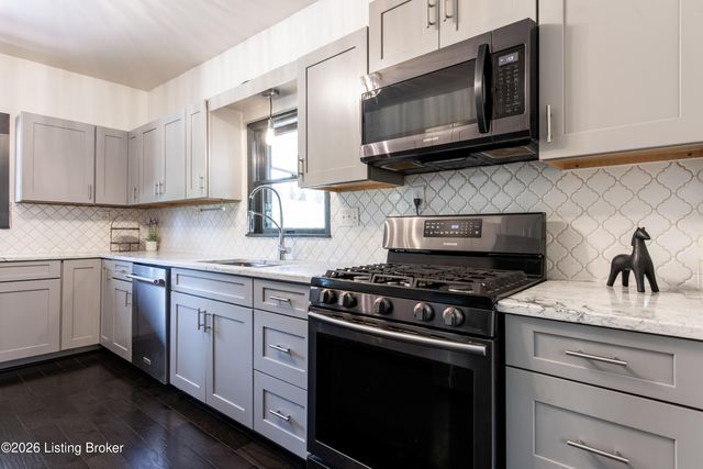 7400 Abbott Ln, Crestwood, KY 40014