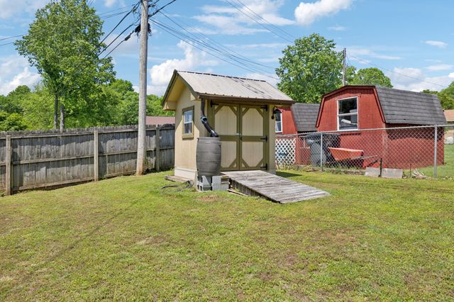 206 Evergreen Dr, Columbia, TN 38401