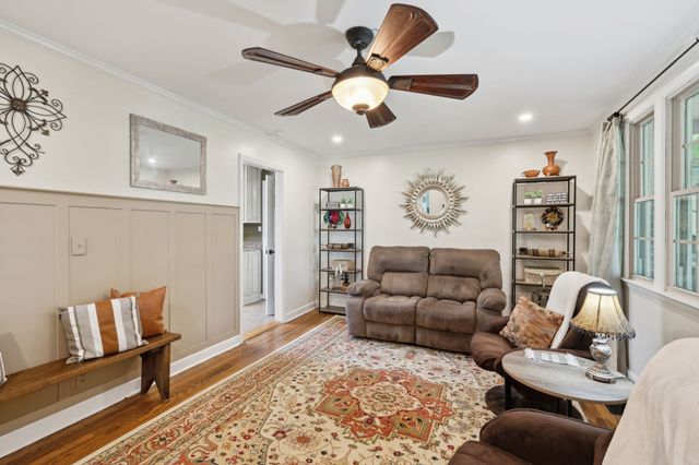 206 Evergreen Dr, Columbia, TN 38401