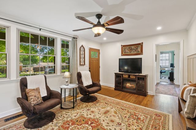 206 Evergreen Dr, Columbia, TN 38401
