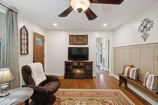 206 Evergreen Dr, Columbia, TN 38401
