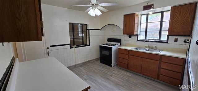 3206 Capehart Drive, Velda Village Hills, MO 63121