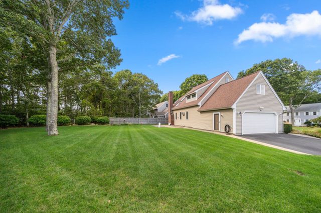 36 Noreast Dr, Bourne, MA 02562