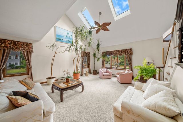 36 Noreast Dr, Bourne, MA 02562