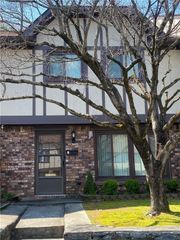 1194 Ashborough SE Drive J, Marietta, GA 30067