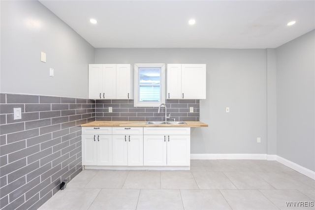 2658 Niagara Avenue, Niagara Falls, NY 14305