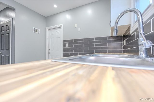 2658 Niagara Avenue, Niagara Falls, NY 14305