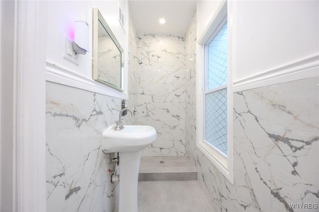 2658 Niagara Avenue, Niagara Falls, NY 14305