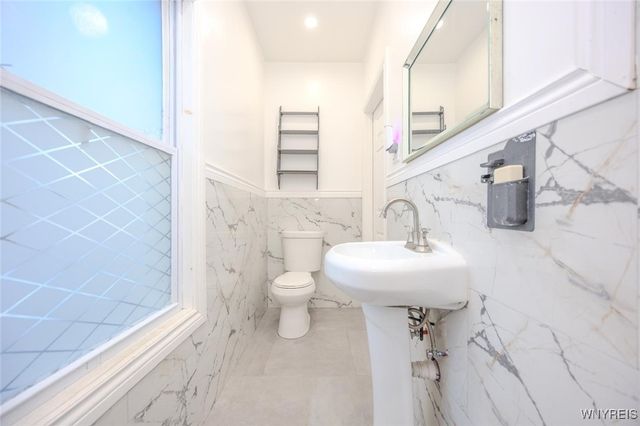 2658 Niagara Avenue, Niagara Falls, NY 14305