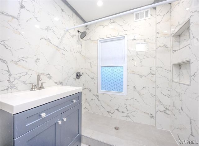 2658 Niagara Avenue, Niagara Falls, NY 14305