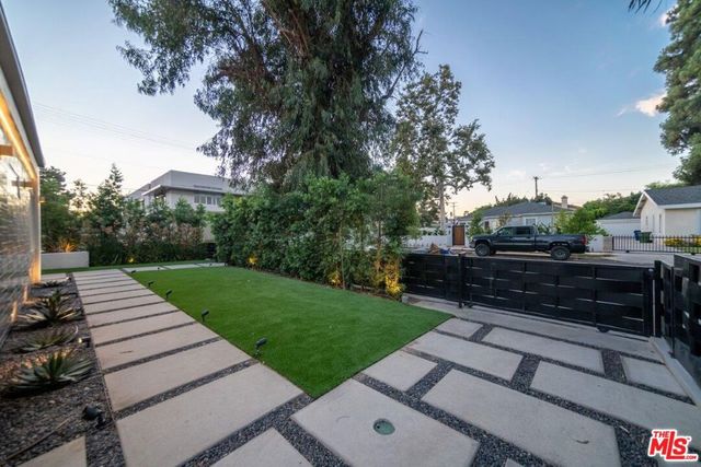 11658 Morrison Street, Valley Village, CA 91601
