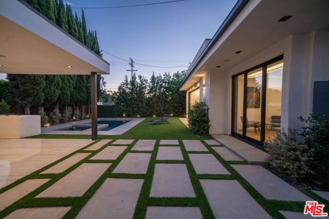 11658 Morrison Street, Valley Village, CA 91601