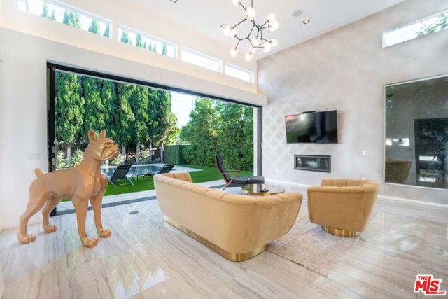 11658 Morrison Street, Valley Village, CA 91601